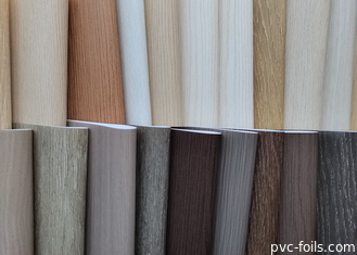 Phim trang trí PVC với hạt gỗ siêu mờ cho hồ sơ và bao bì bảng WPC