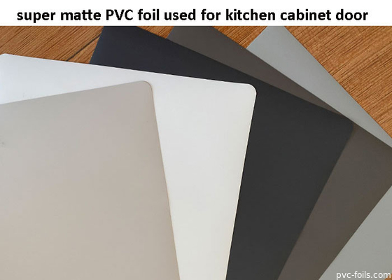 Lá trang trí PVC siêu mờ màu đen cho cửa tủ bếp